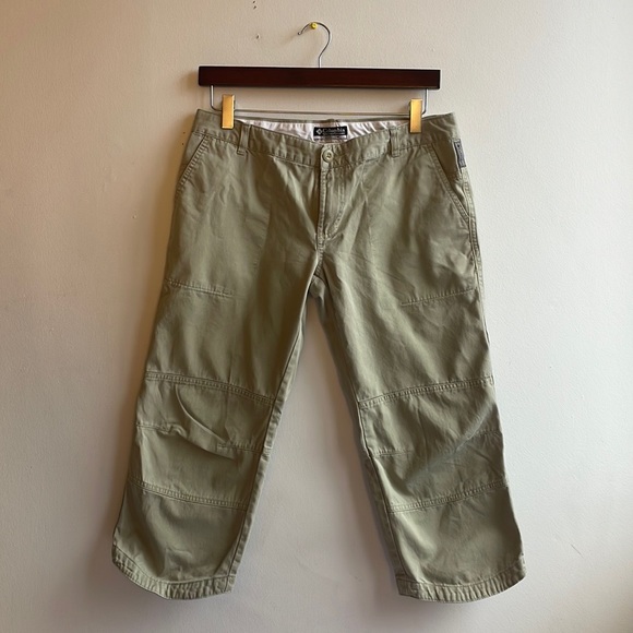 Columbia Khaki Capris Size 8 - Picture 7 of 9